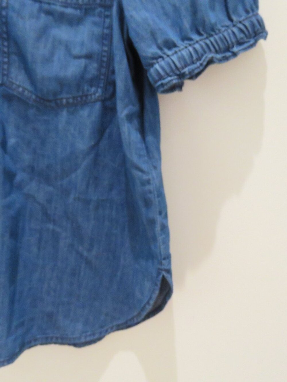 ANTHROPOLOGIE PILCRO Aly Denim Puff-Sleeve Blouse Top Medium Preppy Casual - Picture 7 of 13